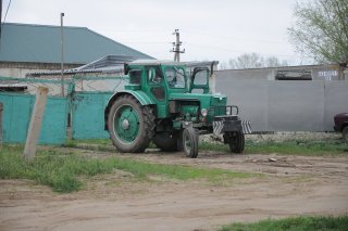 Ольховка. Тюнингованный трактор Т-40.