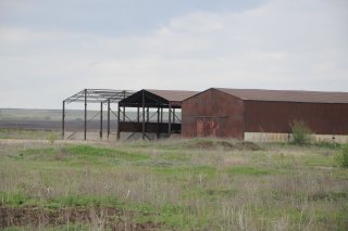 Три стадии ангаров.