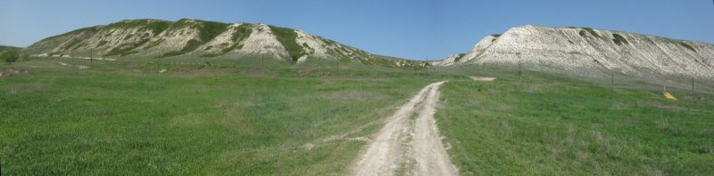 Панорама гор - вид с грунтовки.