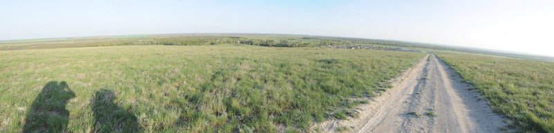 Панорама степной дороги.