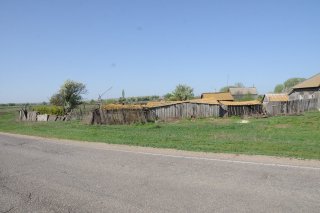 Дмитровка. Старый дом с журавлём.