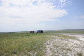 Грузовики на трассе.