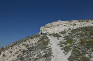 Тропинка к горе.