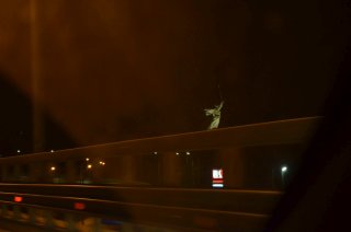 Волгоград. Вид на Мать Родину с танцующего моста.