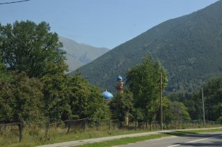 Теберда. Мечеть и горы.