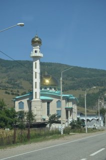 Верхняя Теберда. Соборная мечеть с автомуэдзином.