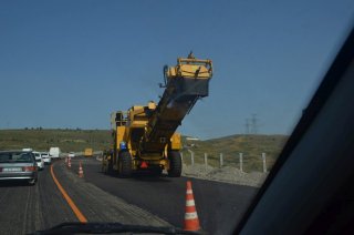 Ремонт шоссе. Экзотическая техника.