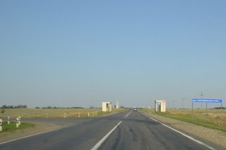 Остановки у поворота на Винодельненский.