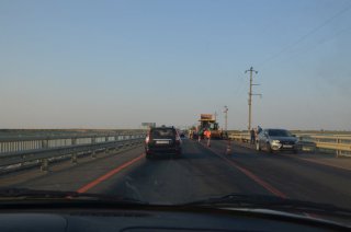 По мосту через Маныч.