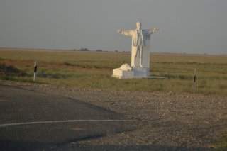 Памятник на границе Калмыкии.