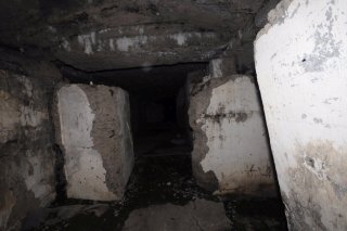 Место установки промежуточной двери.