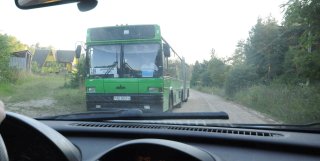 Встречный дачный автобус.