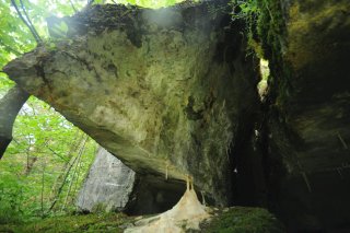 Глыба с натёками.