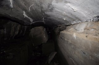 Частично обрушенная галерея.
