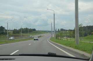 Дорога к форту. Улица Карского перед мостом.